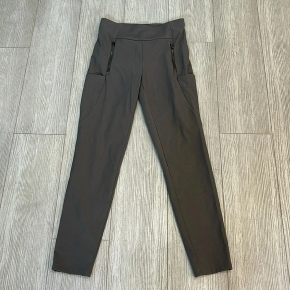 Athleta Highline Hybrid Hike Tight Pull-On Gray Pants Zipper Pockets Size 2 - Picture 3 of 13